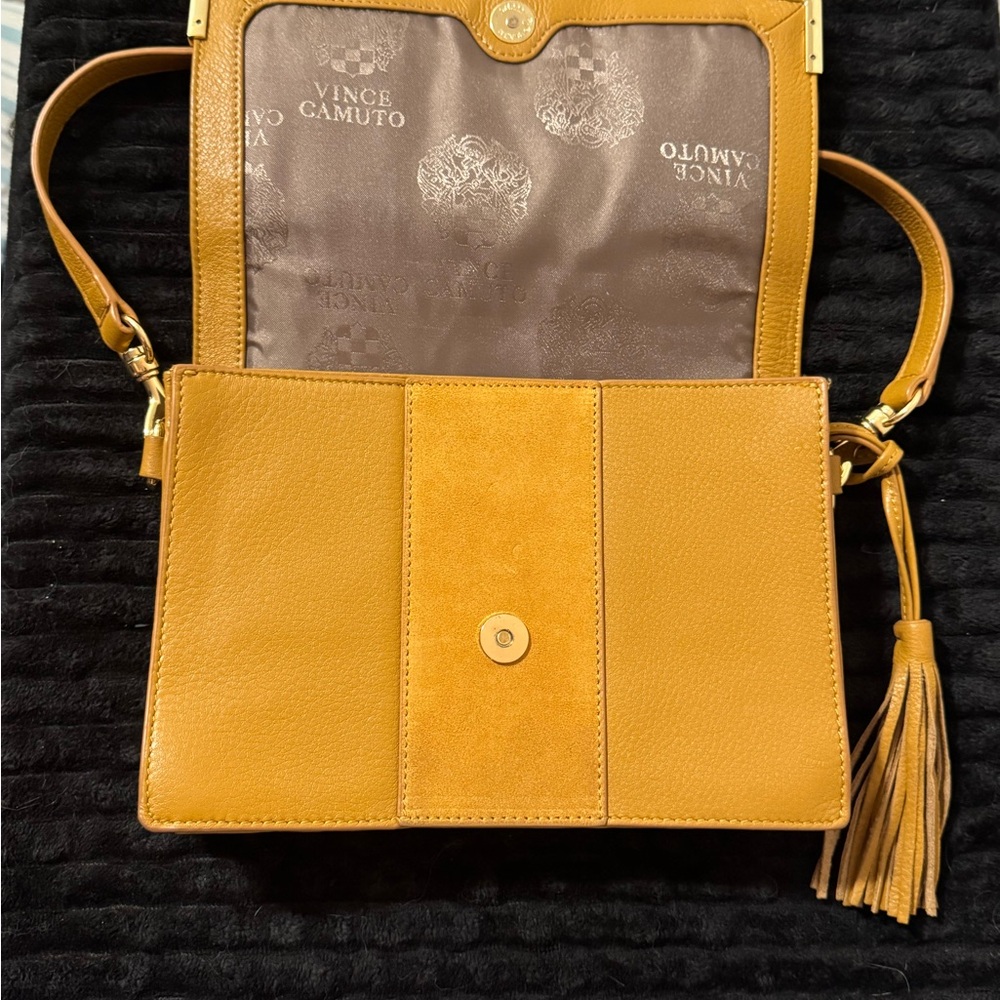 Vince Camuto Hannah Messenger Yellow Shoulder Bag - Picture 3 of 13